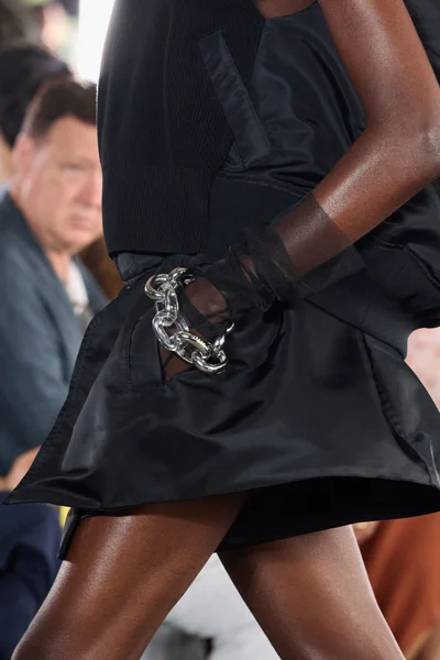 Look 69